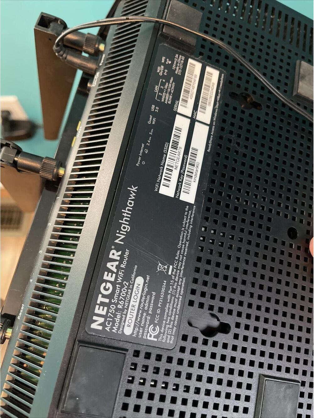Netgear Router Model R6700v2 - Picture 3 of 12
